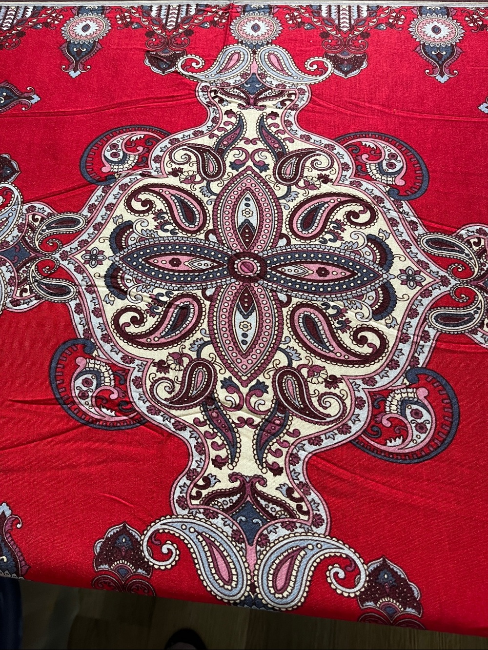 Vintage Red Paisley Medallion Tapestry Print Soft Stretch Fabric Panels 3 Yards - Picture 3 of 4
